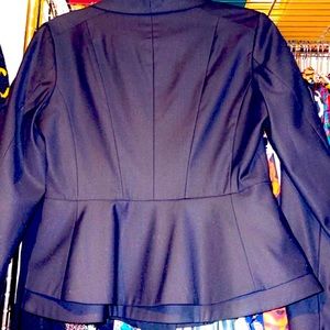 Worn once previously dry cleaned. Business casual eye catcher❤️.